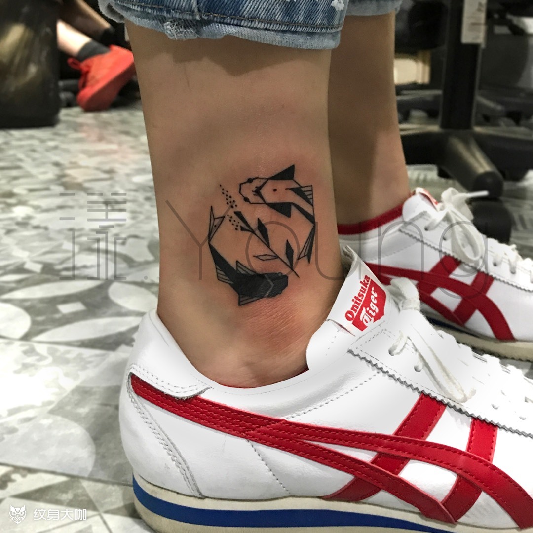 双鱼图腾_纹身图案手稿图片_甘妮的纹身作品集