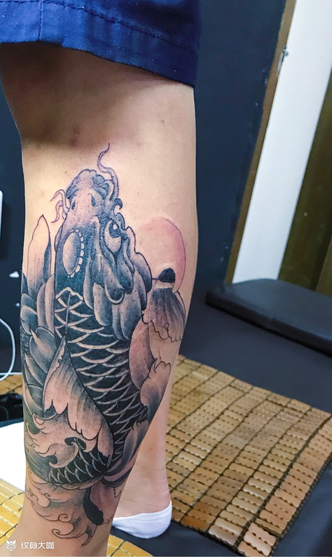 小腿鲤鱼_纹身图案手稿图片_周龙的纹身作品集