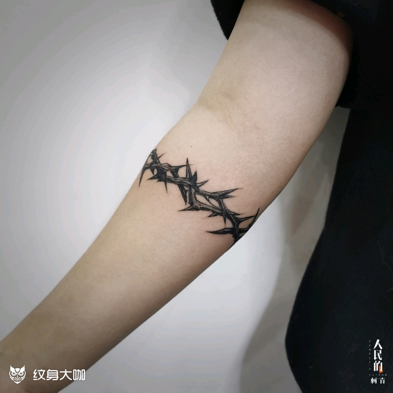 荆棘臂环_纹身图案手稿图片_薛煜的纹身作品集