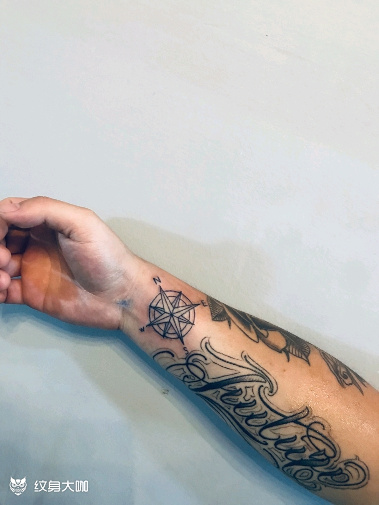 指南针拼接花臂_纹身图案手稿图片_严鑫龙的纹身作品集