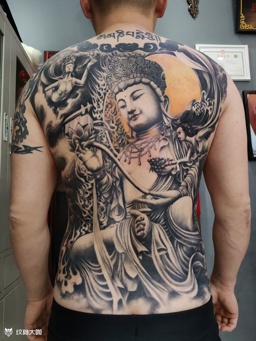 满背大势至菩萨纹身