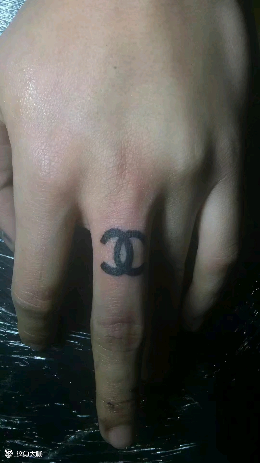 手指香奈儿_纹身图案手稿图片_坤的纹身作品集