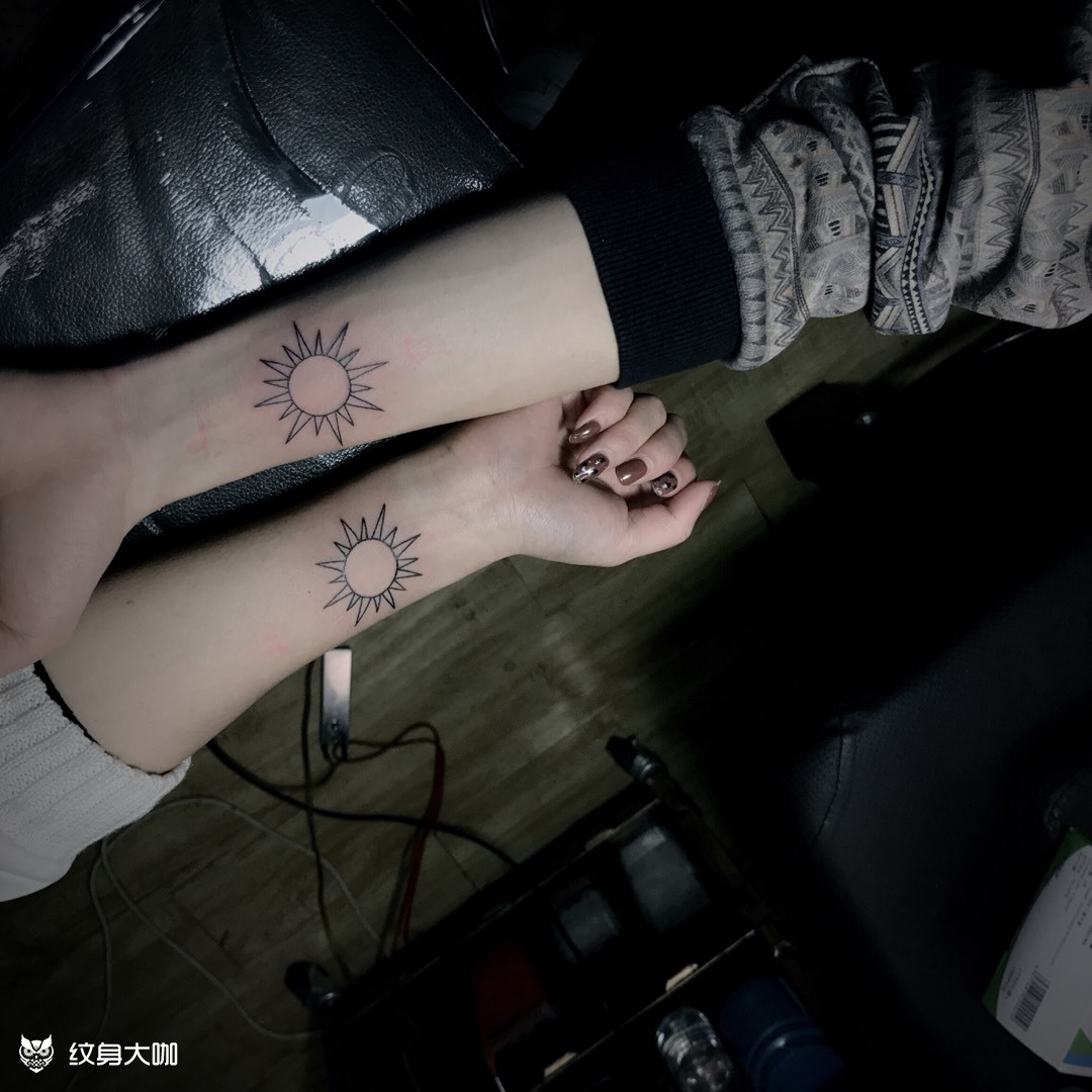 情侣小太阳_纹身图案手稿图片_9090909090的纹身作品集