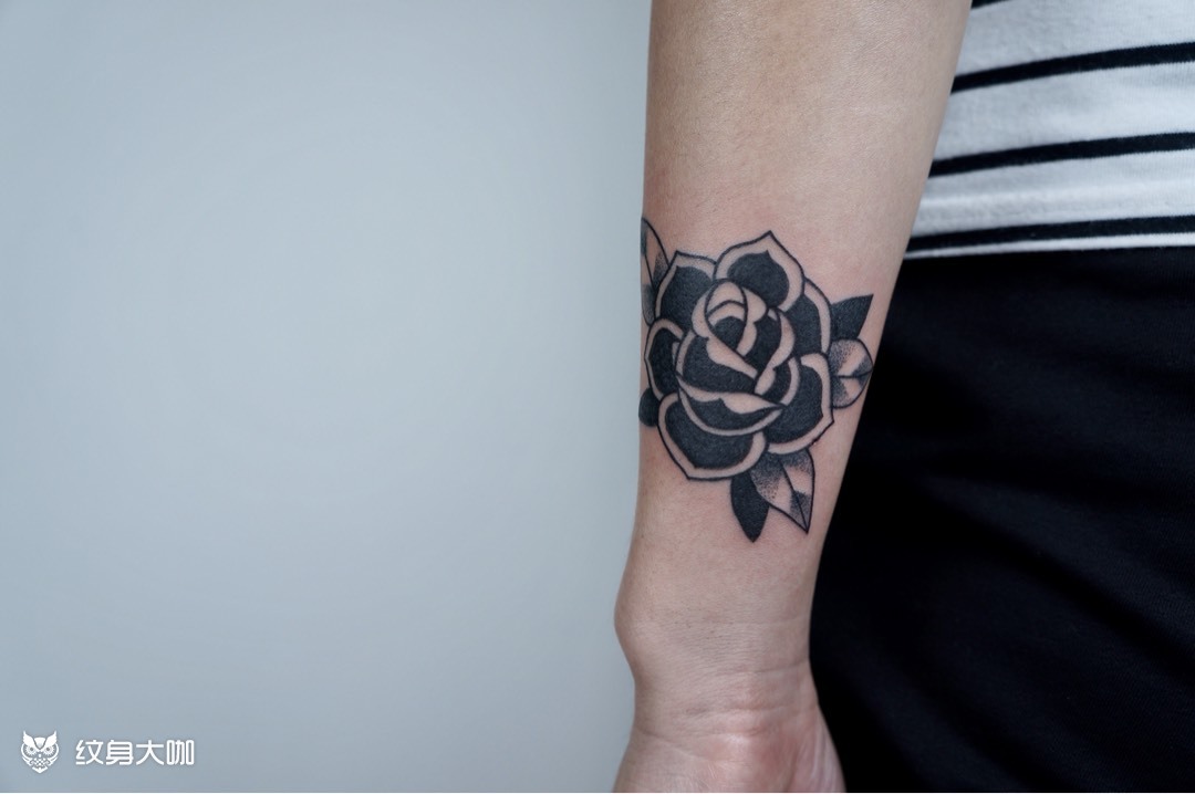 黑玫瑰_纹身图案手稿图片_sera的纹身作品集