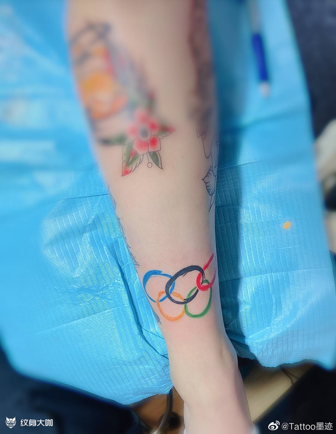 奥运五环纹身胸前图片