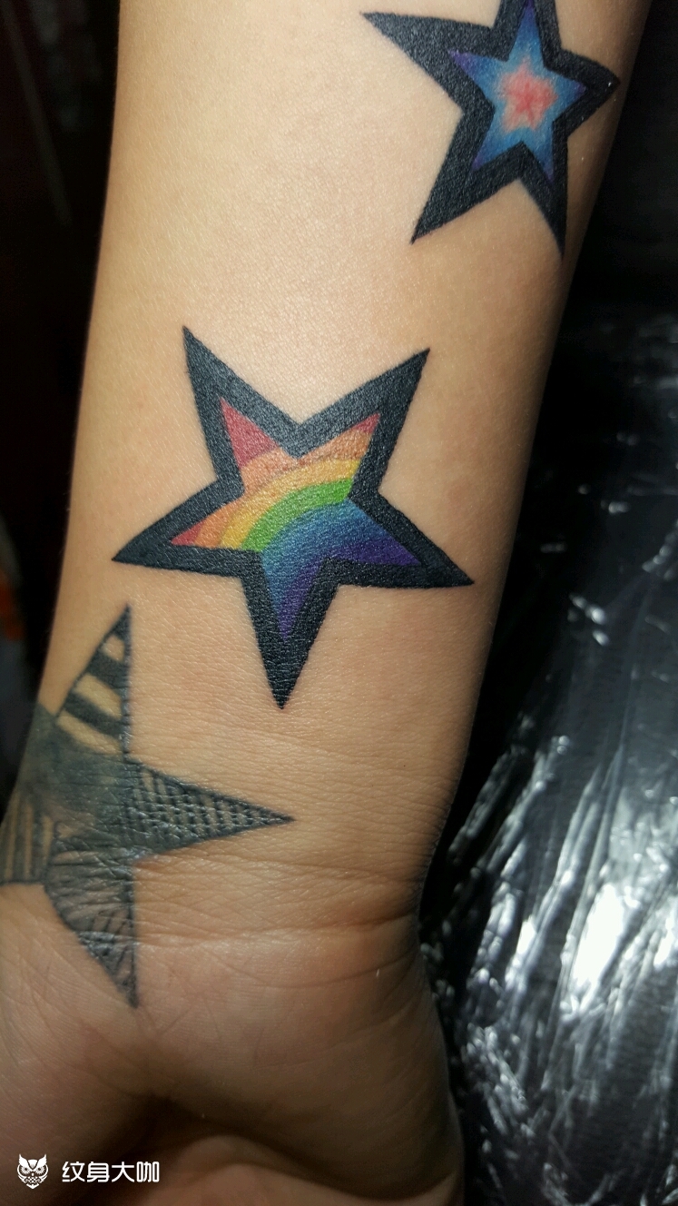 彩虹 五角星_纹身图案手稿图片_经纬的纹身作品集