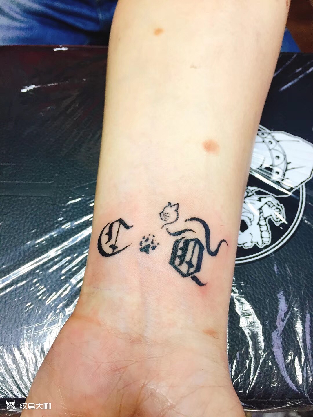 小字母_纹身图案手稿图片_majiu的纹身作品集