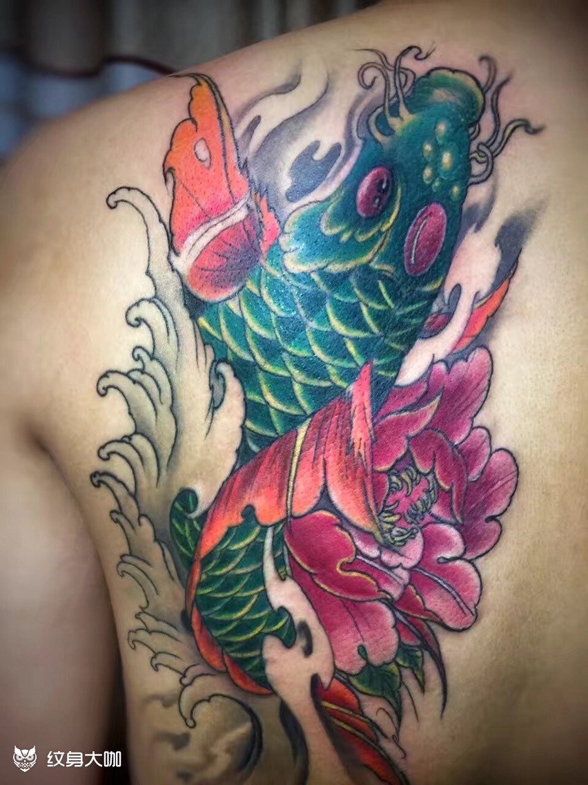 富贵鱼上色后效果_纹身图案手稿图片_黑龙tattoo 阿杜97的纹身作品