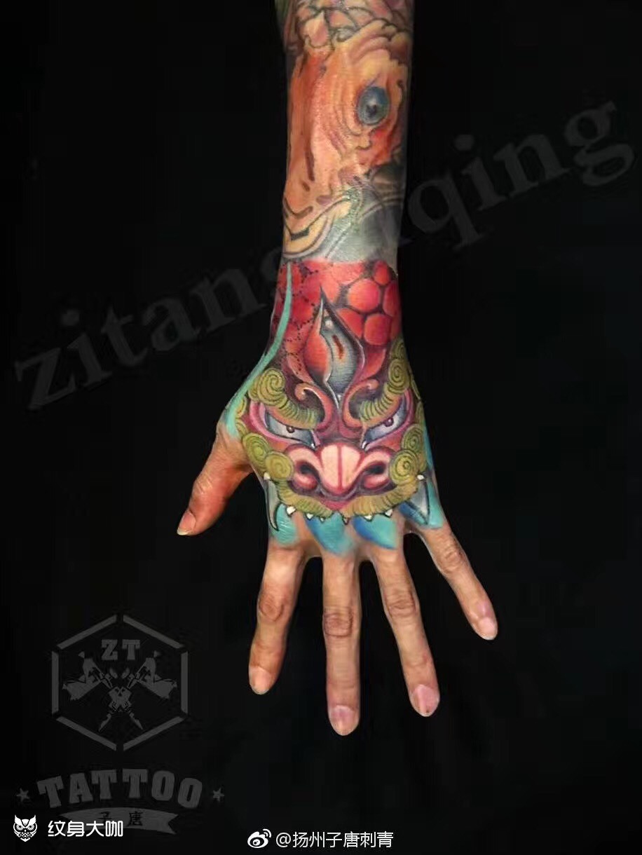 手背唐狮_纹身图案手稿图片_姚蕾的纹身作品集