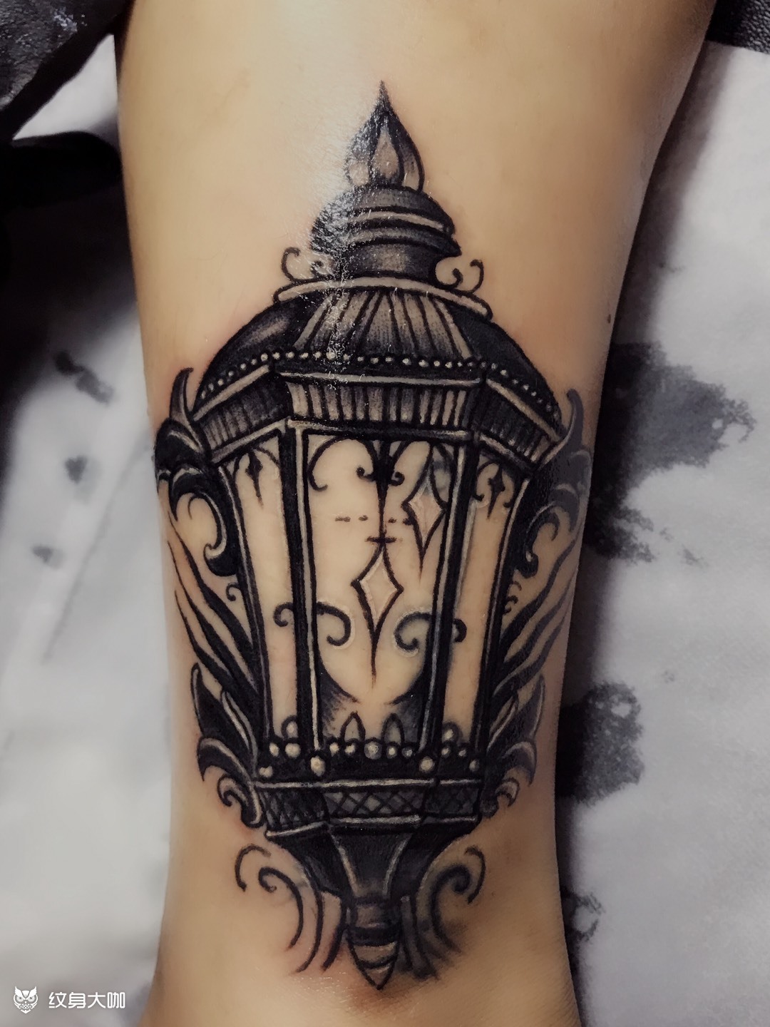 油灯遮盖纹身