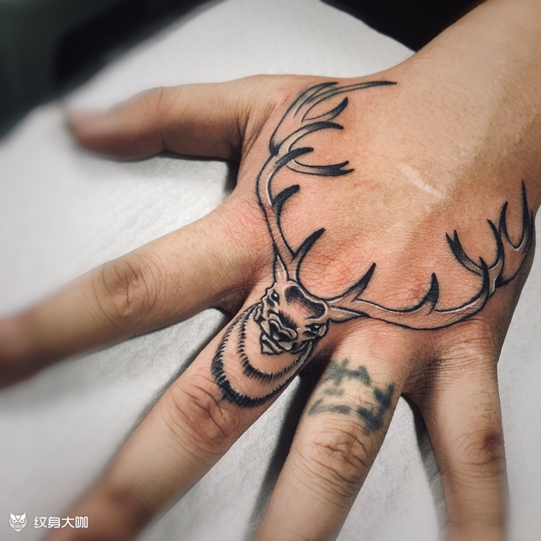 手指麋鹿_纹身图案手稿图片_墨魂道的纹身作品集