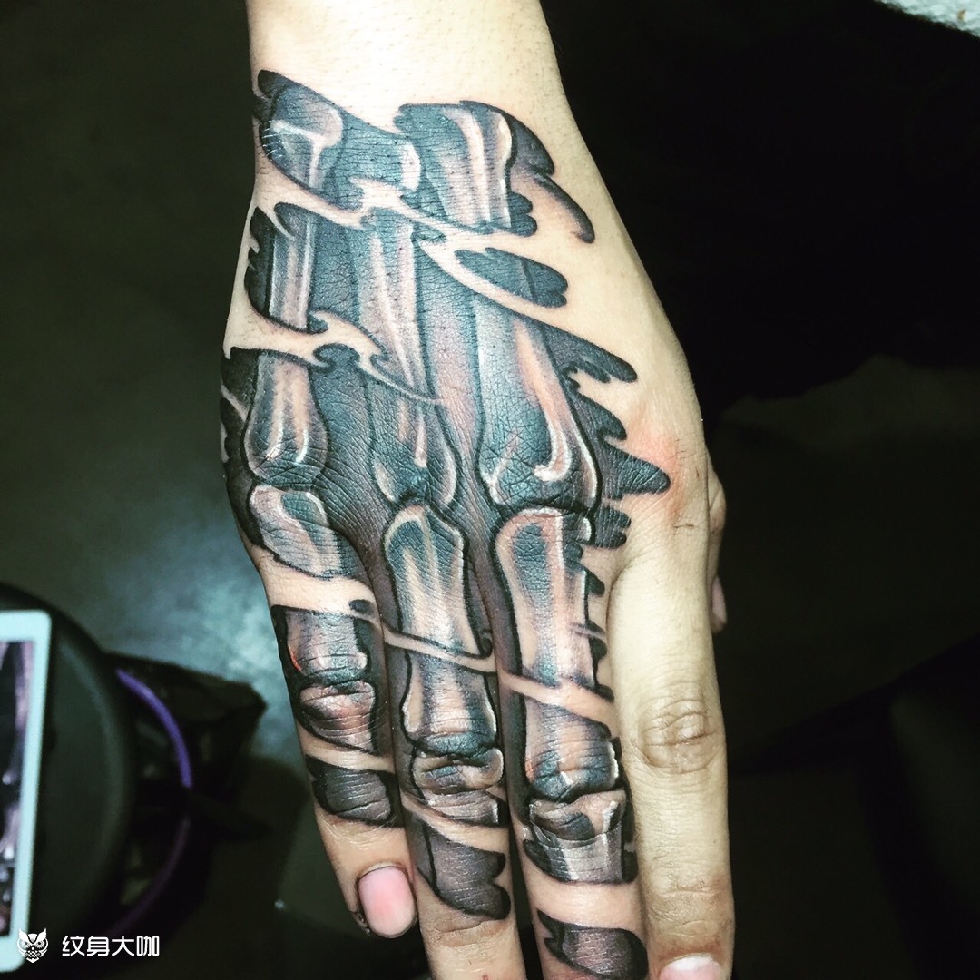 手背手骨纹身