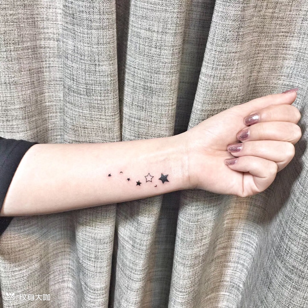 小星星_纹身图案手稿图片_啊do的纹身作品集