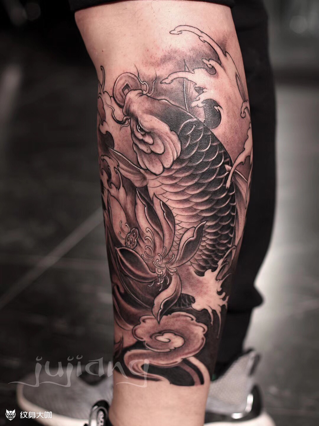 包小腿鱼,莲花_纹身图案手稿图片_尹宝来的纹身作品集