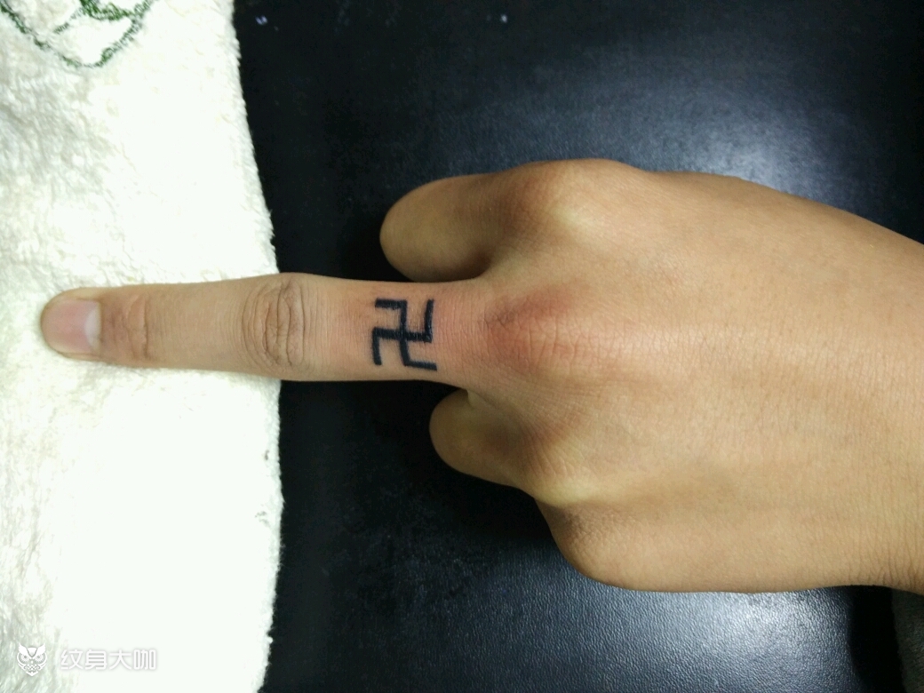 万字符_纹身图案手稿图片_张云鹏的纹身作品集