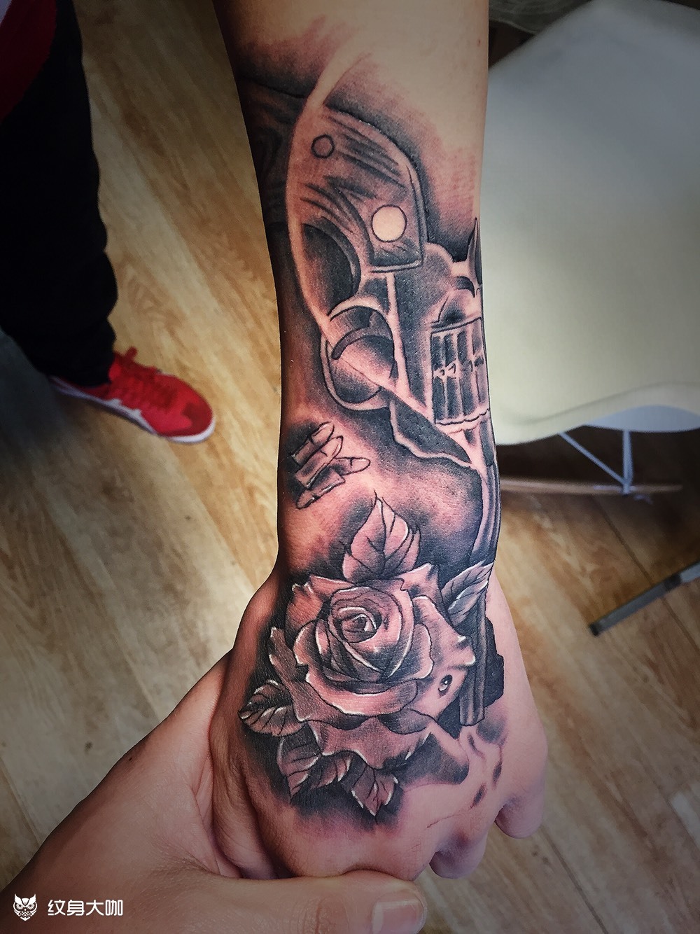 枪花_纹身图案手稿图片_李特的纹身作品集