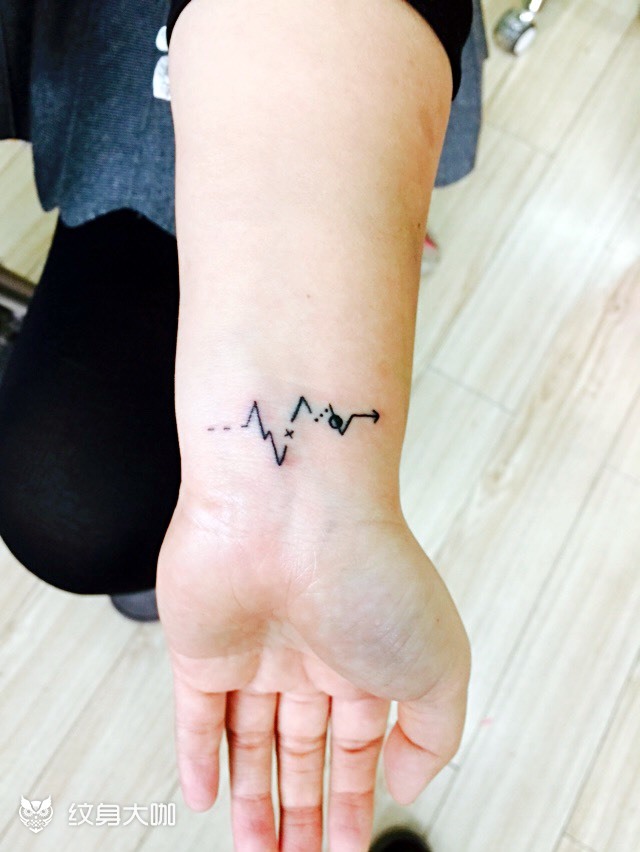 心电图 又做一次_纹身图案手稿图片_姜冠羽的纹身作品集