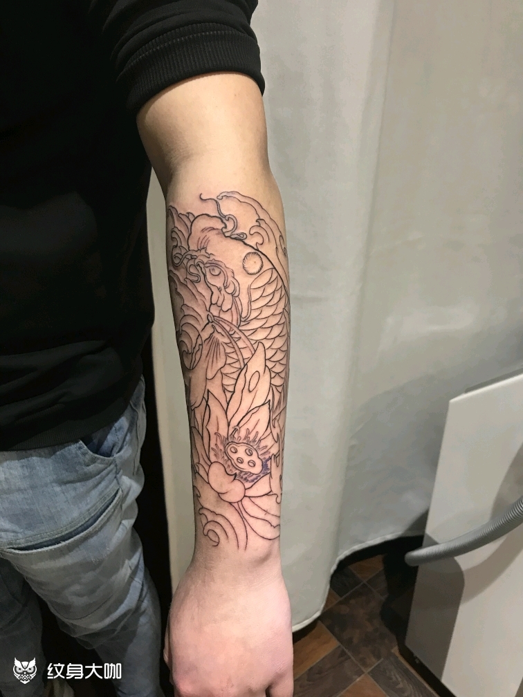 鲤鱼荷花_纹身图案手稿图片_丁帅的纹身作品集