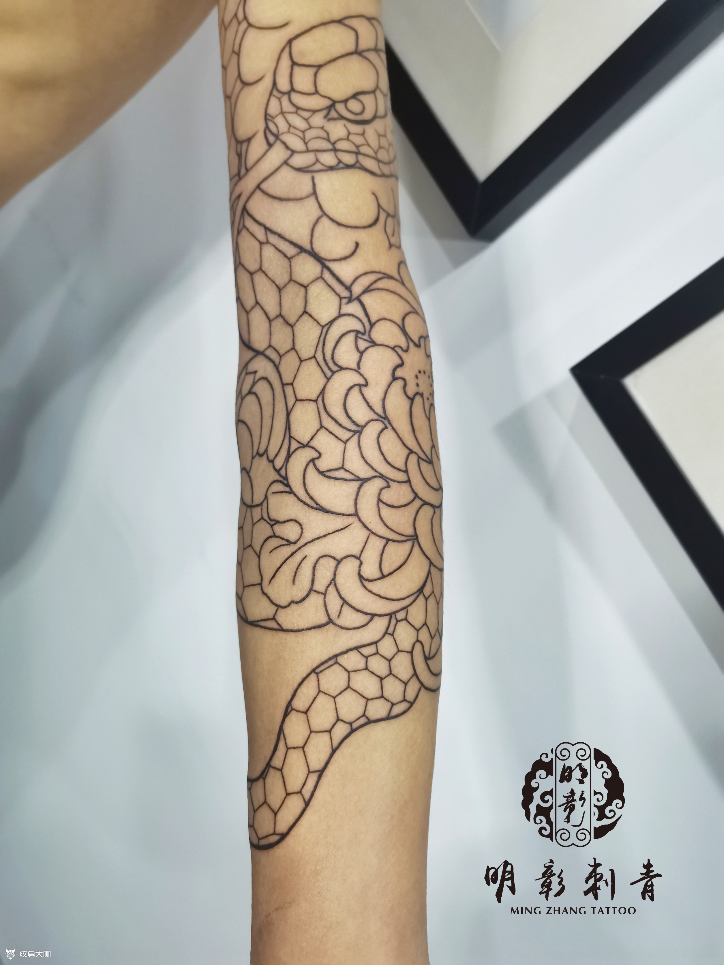 老传统花臂老传统花臂,蛇主题_纹身吧社区 - 纹身大咖