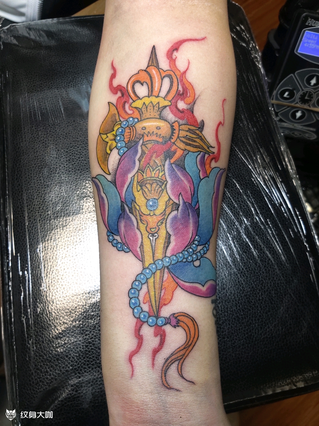 降魔杵(金刚杵)_纹身图案手稿图片_北京飞墨刺-青 的纹身作品集