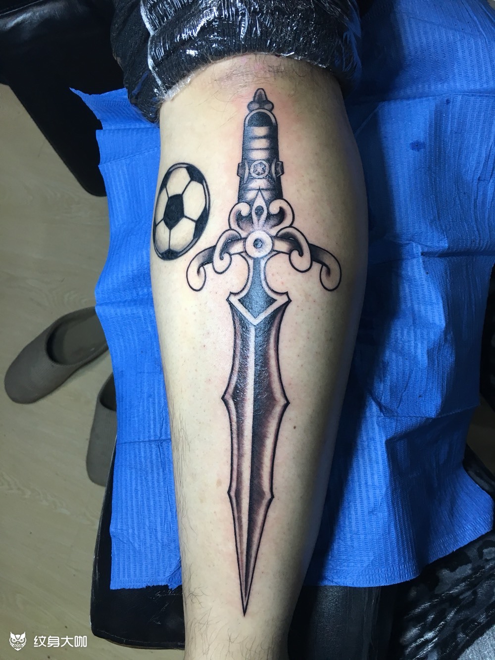 宝剑_纹身图案手稿图片_于雯捷的纹身作品集