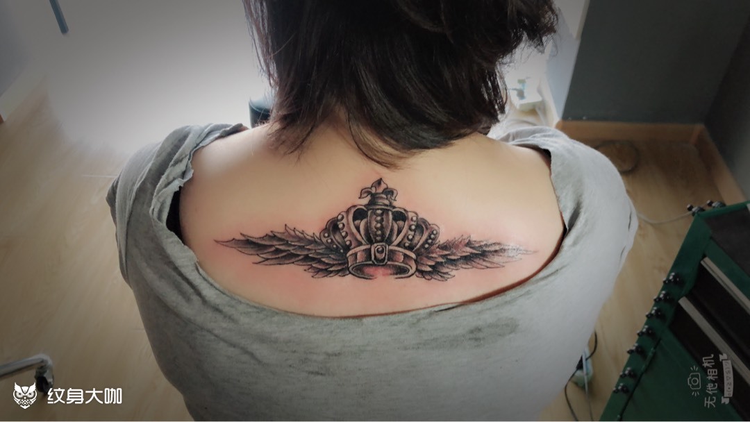 皇冠翅膀_纹身图案手稿图片_盛恒_阿宝的纹身作品集