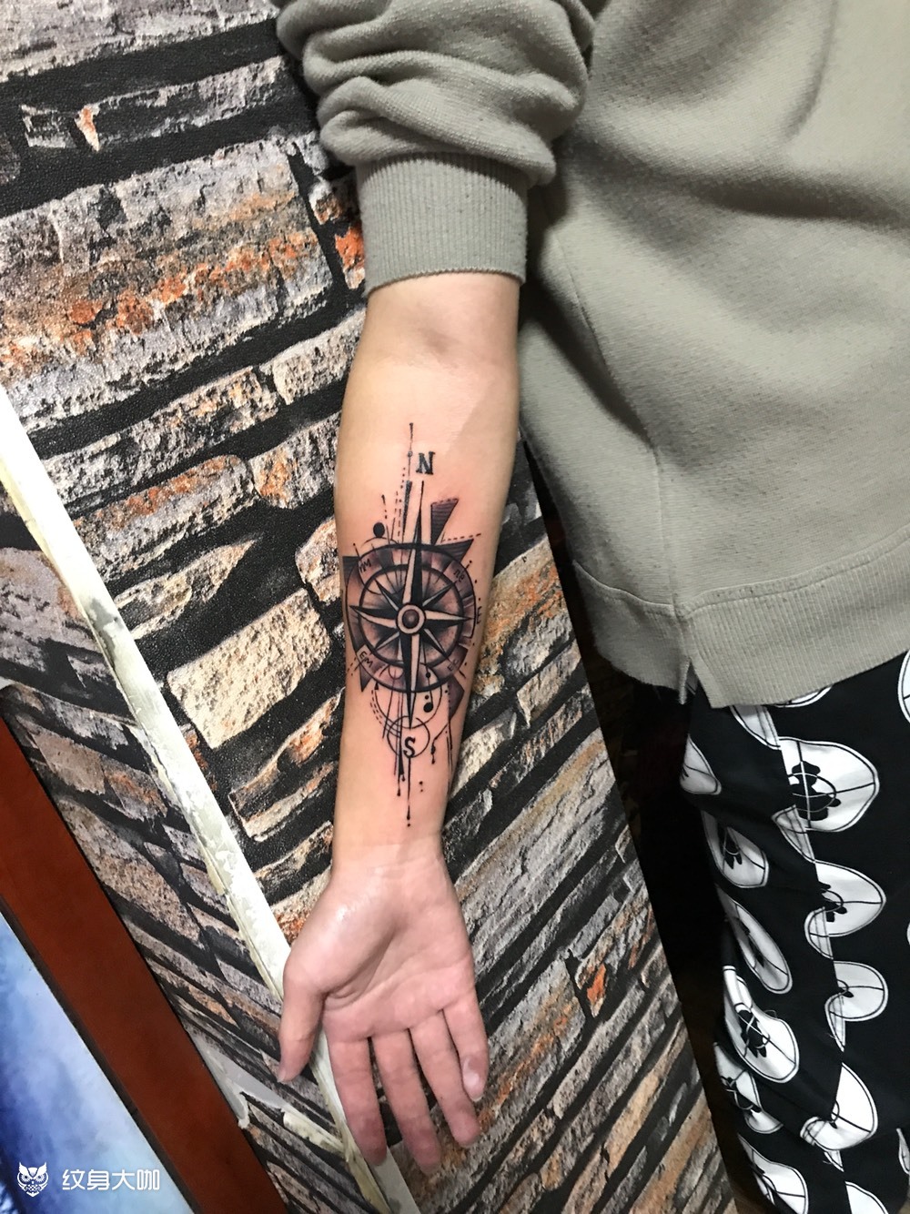 指南针_纹身图案手稿图片_张杰的纹身作品集