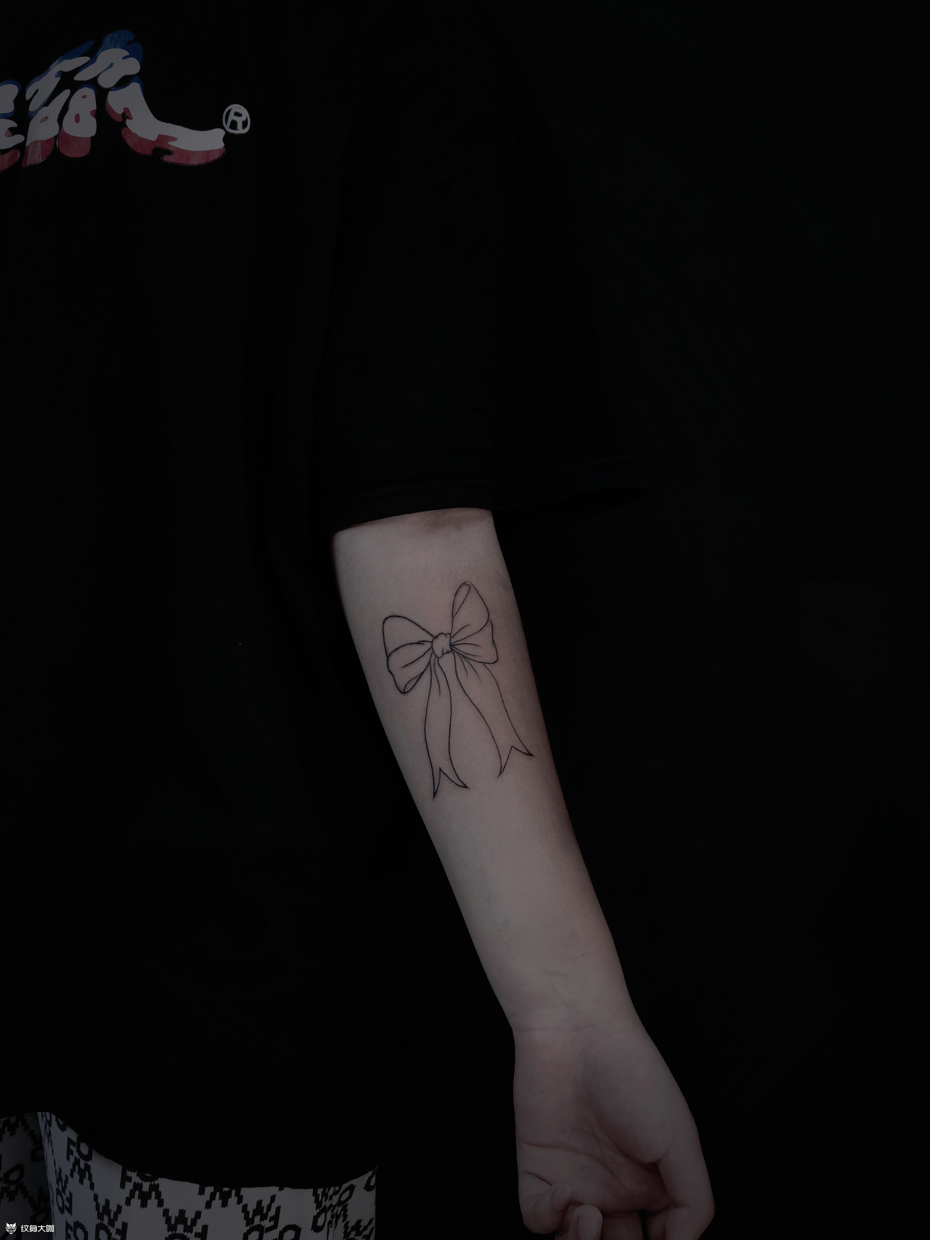 胳膊内侧蝴蝶结_纹身图案手稿图片_小雨的纹身作品集