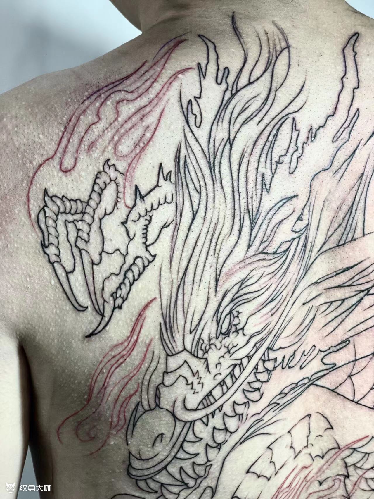 满背线条之旅结束了,耗时4小时_纹身吧社区 - 纹身大咖