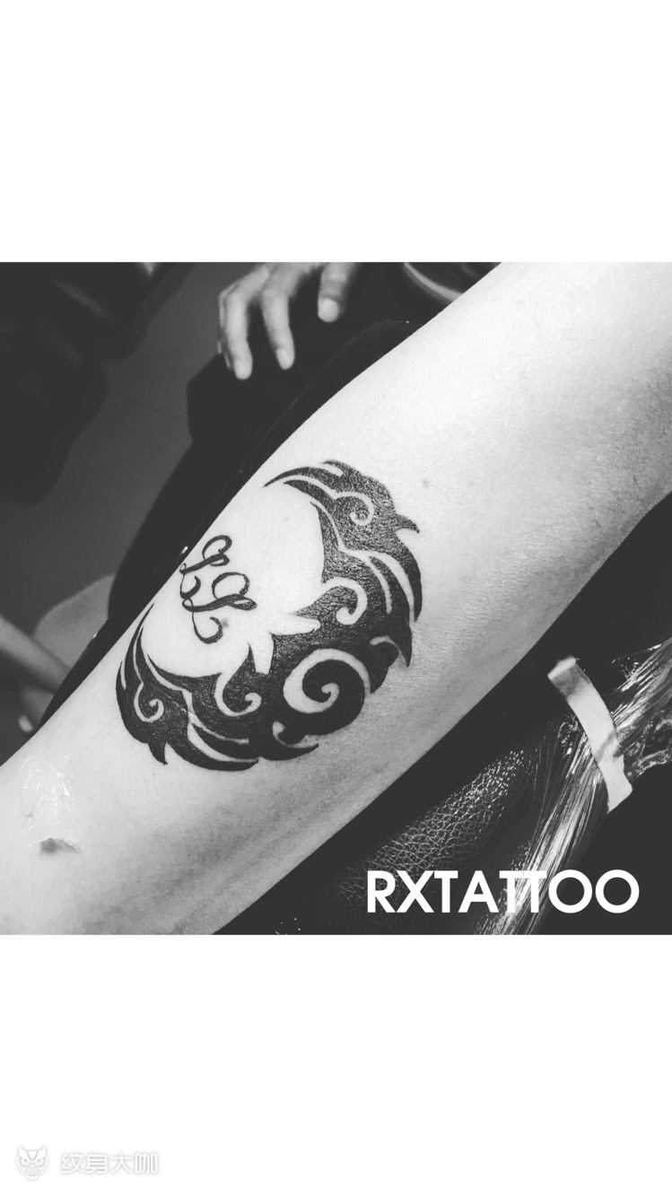 月亮图腾_纹身图案手稿图片_刘瑞雪的纹身作品集