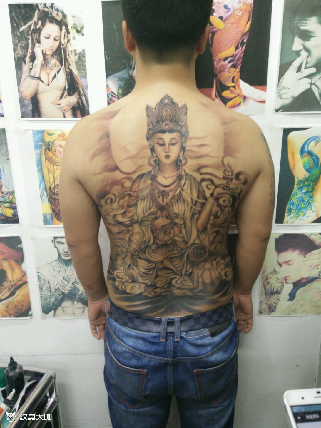 满背大势至菩萨_纹身图案手稿图片_彡夜鸦灬的纹身作品集