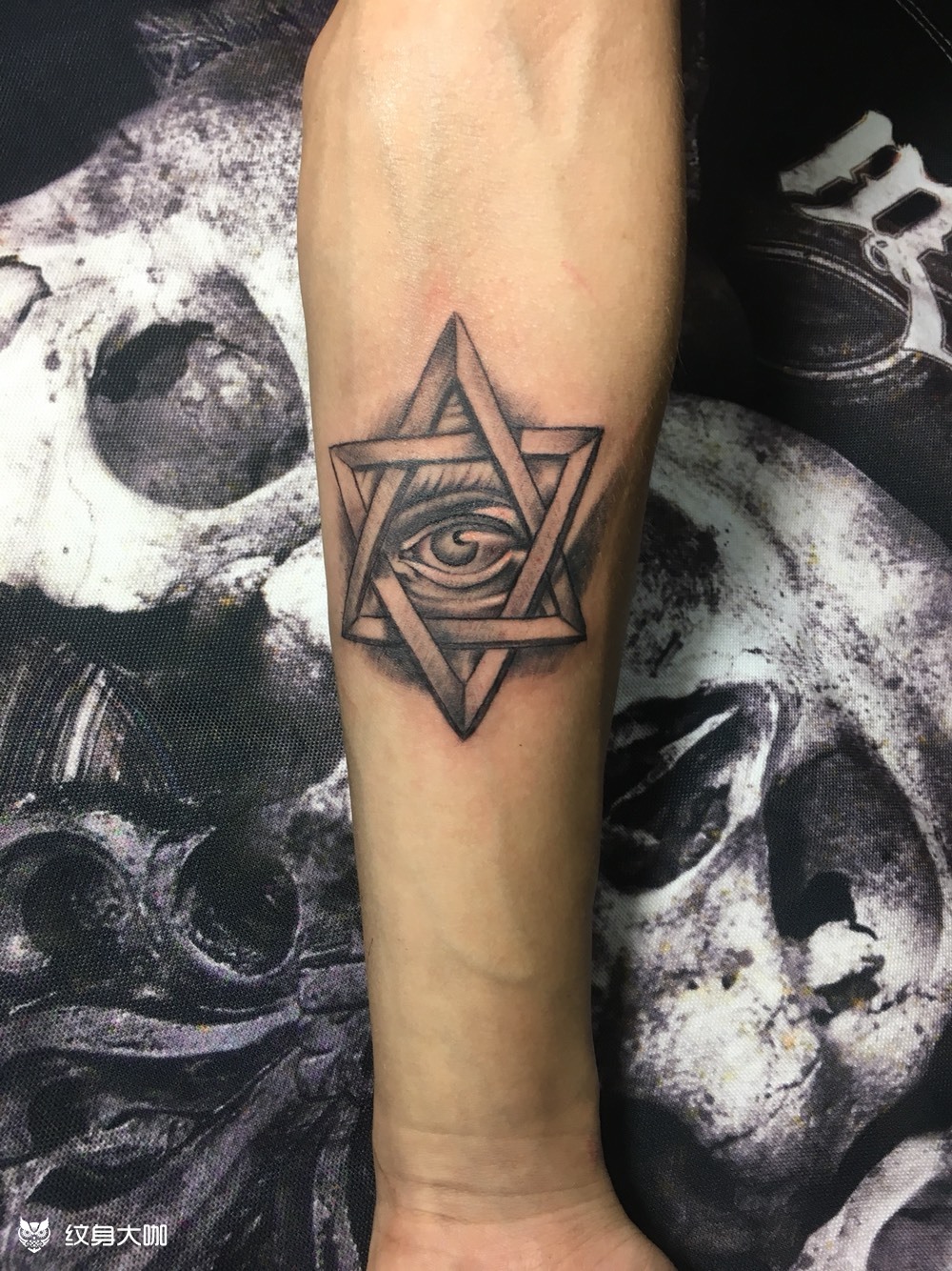 六芒星_纹身图案手稿图片_封顺昕的纹身作品集