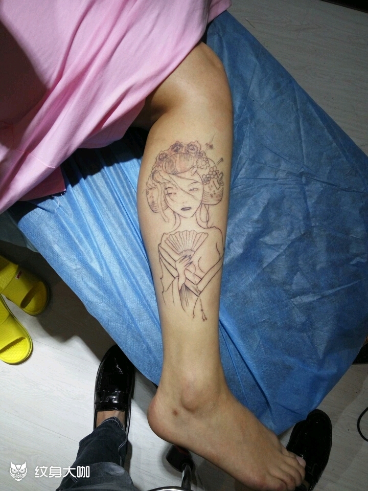 美女小腿外侧艺妓