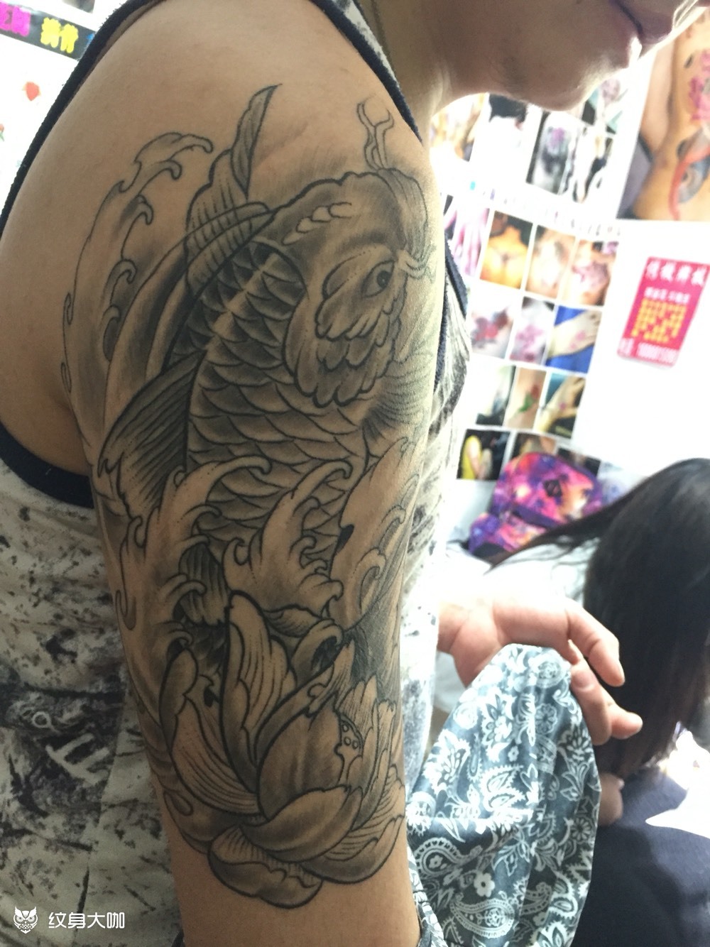 恢复好的黑白鲤鱼_纹身图案手稿图片_强.刺青的纹身作品集