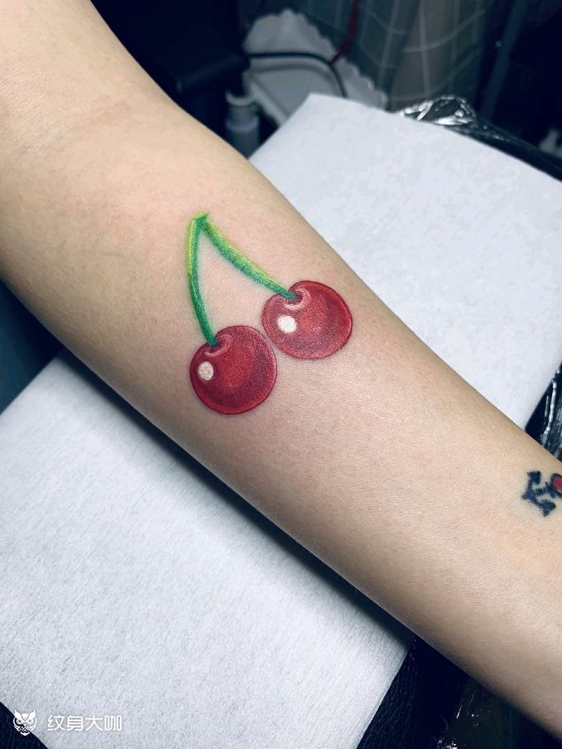 樱桃_纹身图案手稿图片_wintattoo-xixi的纹身作品集