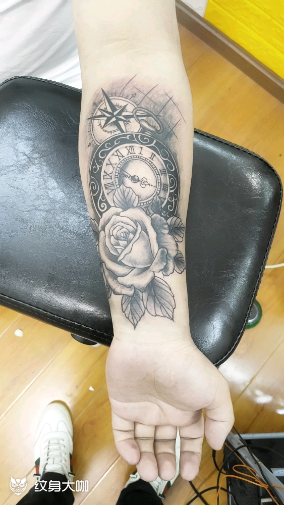 欧美风时钟素材纹身_纹身图案手稿图片_吴鹏鹏的纹身作品集