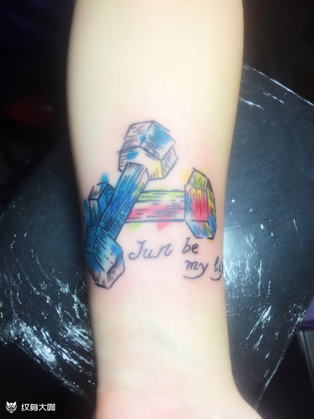 水彩哑铃_纹身图案手稿图片_赵擎的纹身作品集