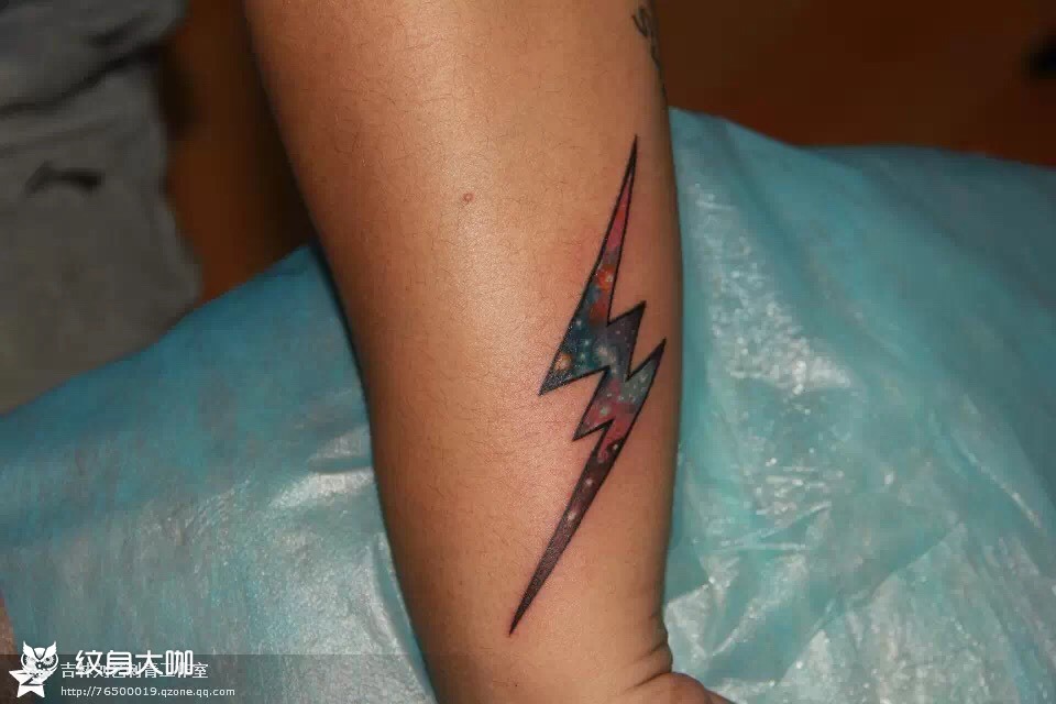闪电星空_纹身图案手稿图片_刘艺的纹身作品集