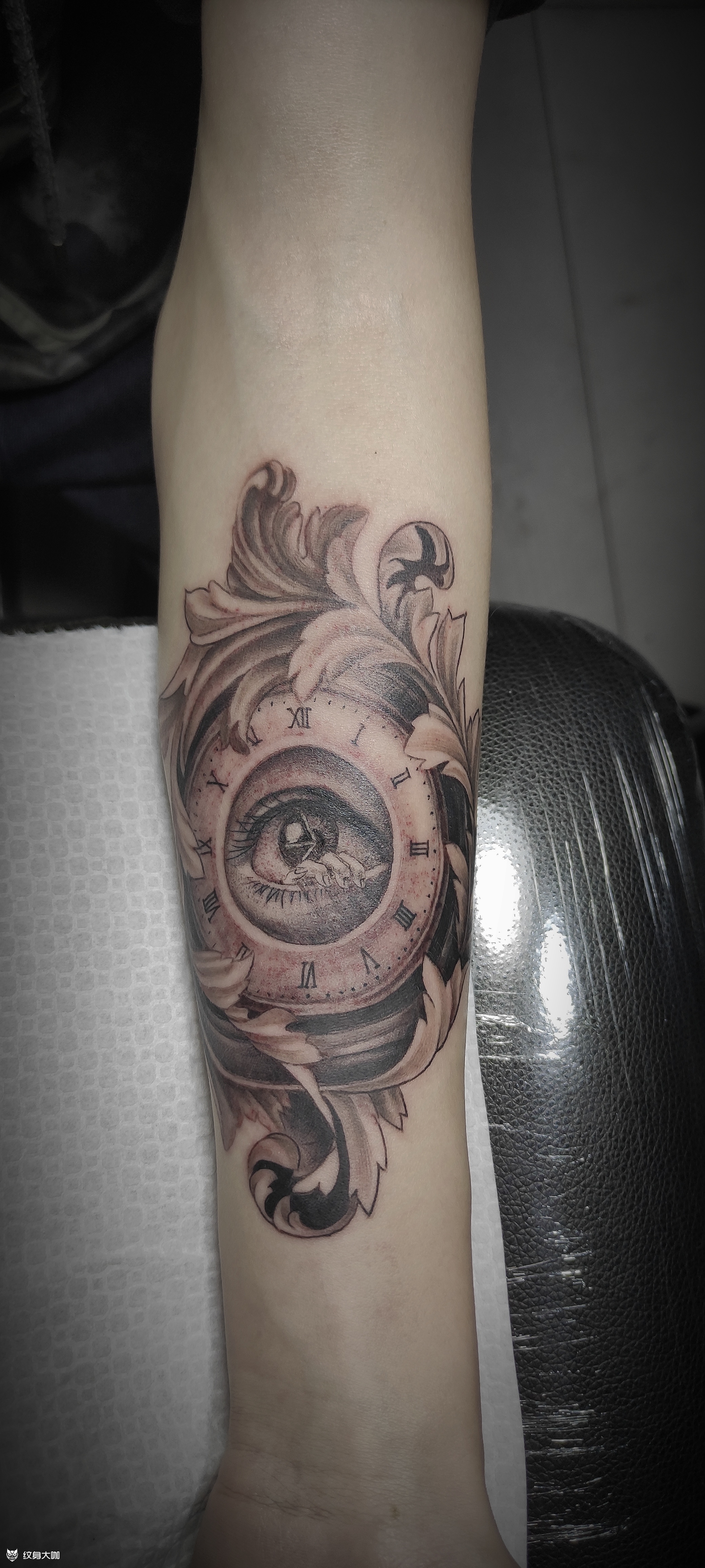 唐草时钟_纹身图案手稿图片_云中雕龙的纹身作品集