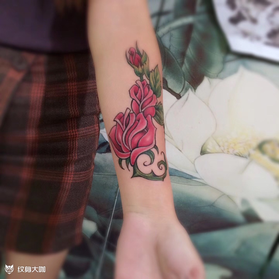 手臂玫瑰_纹身图案手稿图片_古月的纹身作品集