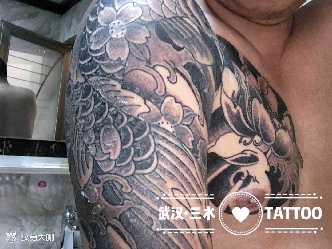 半甲鲤鱼_纹身图案手稿图片_bene是只92的纹身作品集