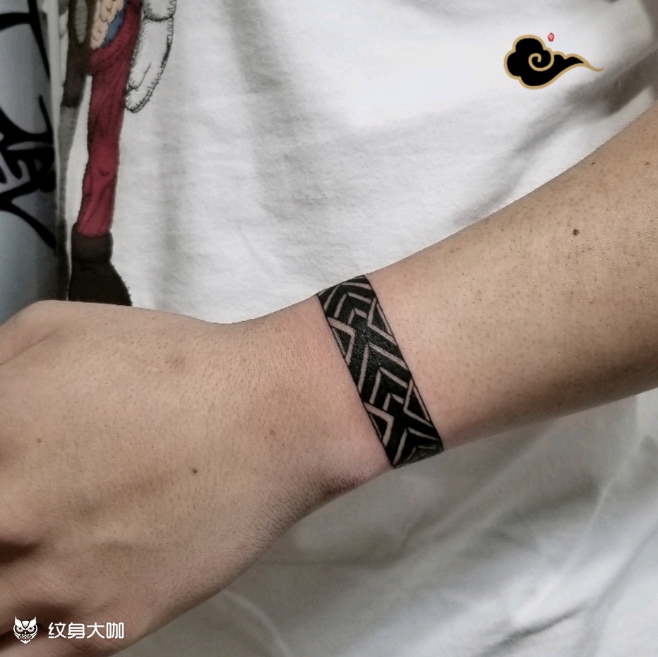 小臂环_纹身图案手稿图片_李云的纹身作品集