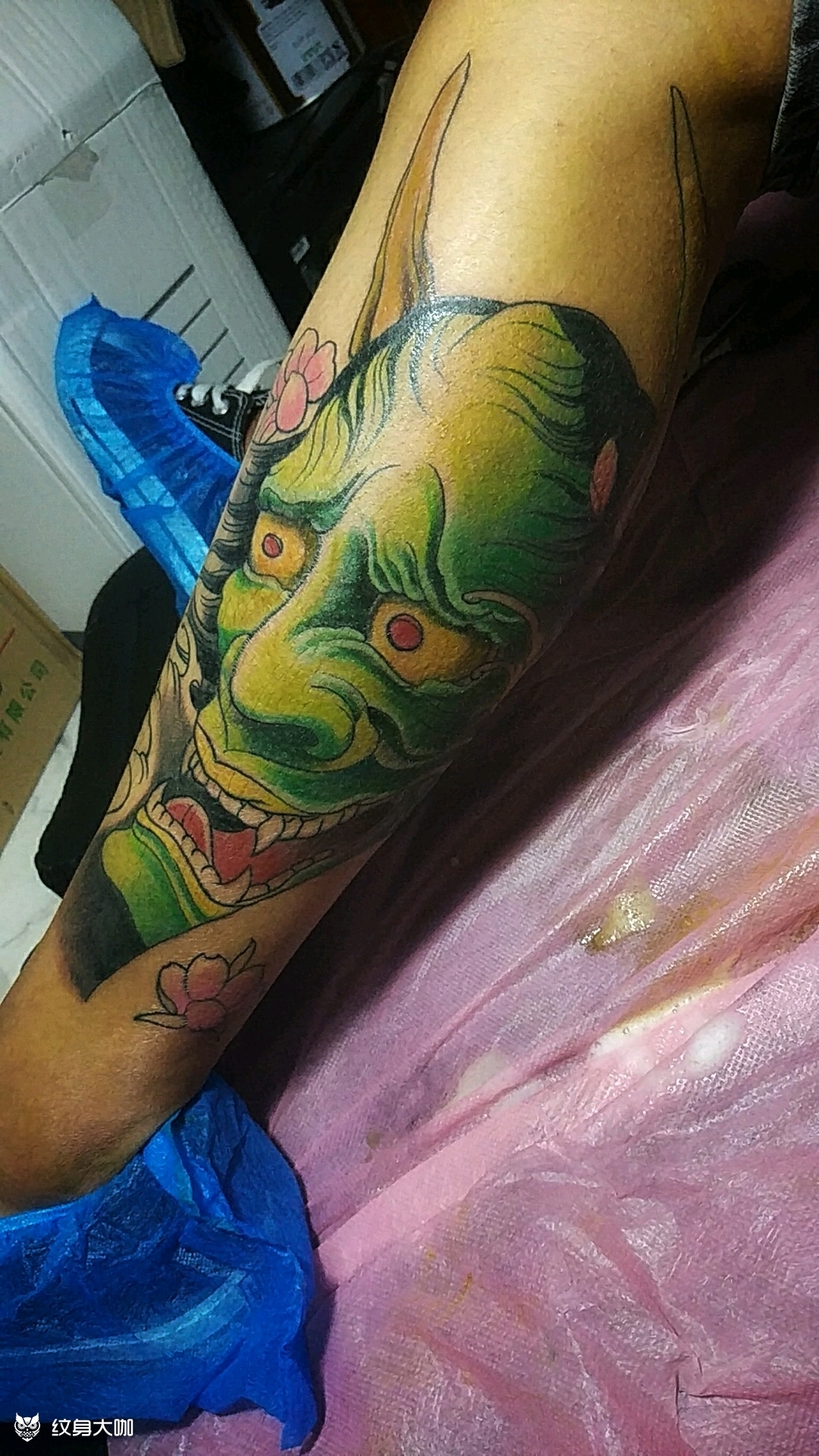 腿部传统鬼神成品简介:专业纹身师,有绘画功底,擅长传统ta的主页微信