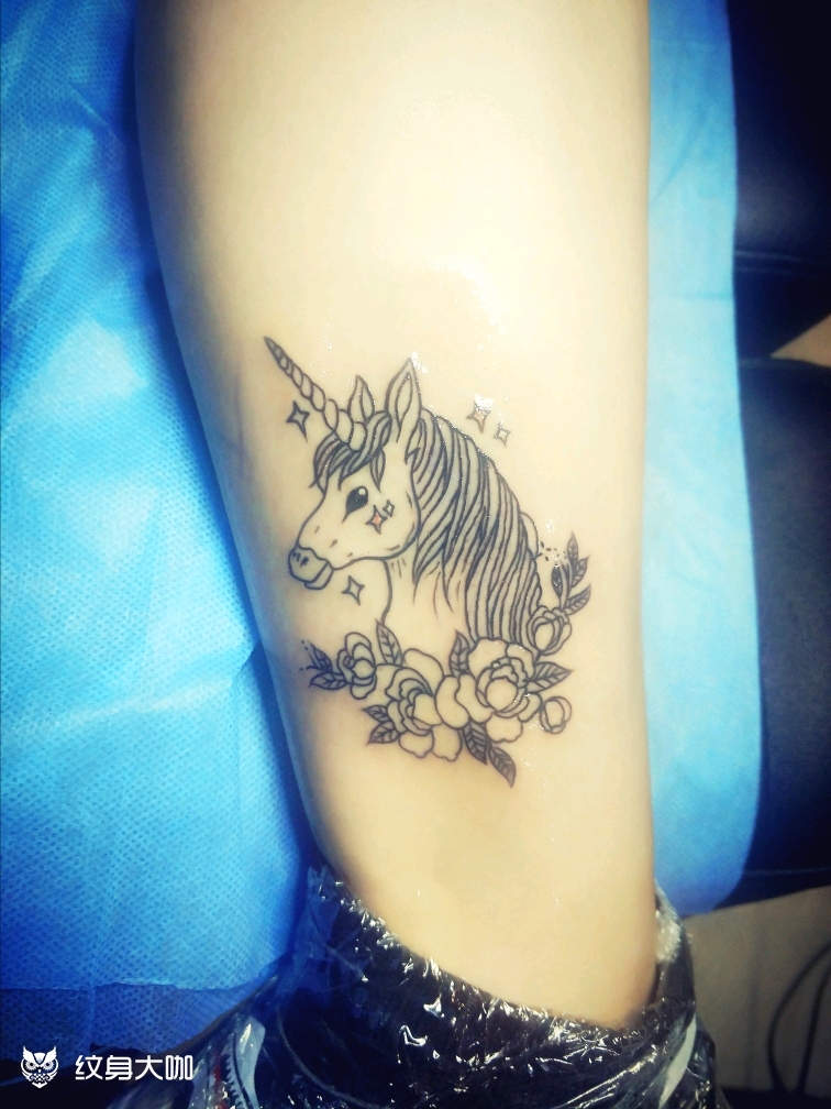 小腿独角兽完成,简单清新_纹身图案手稿图片_成的纹身作品集
