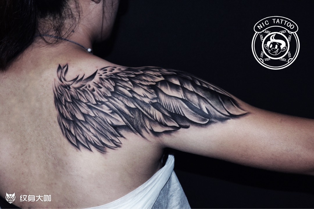 伊戈达拉翅膀纹身图片
