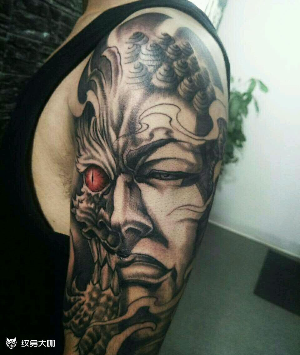 佛魔一念间花臂