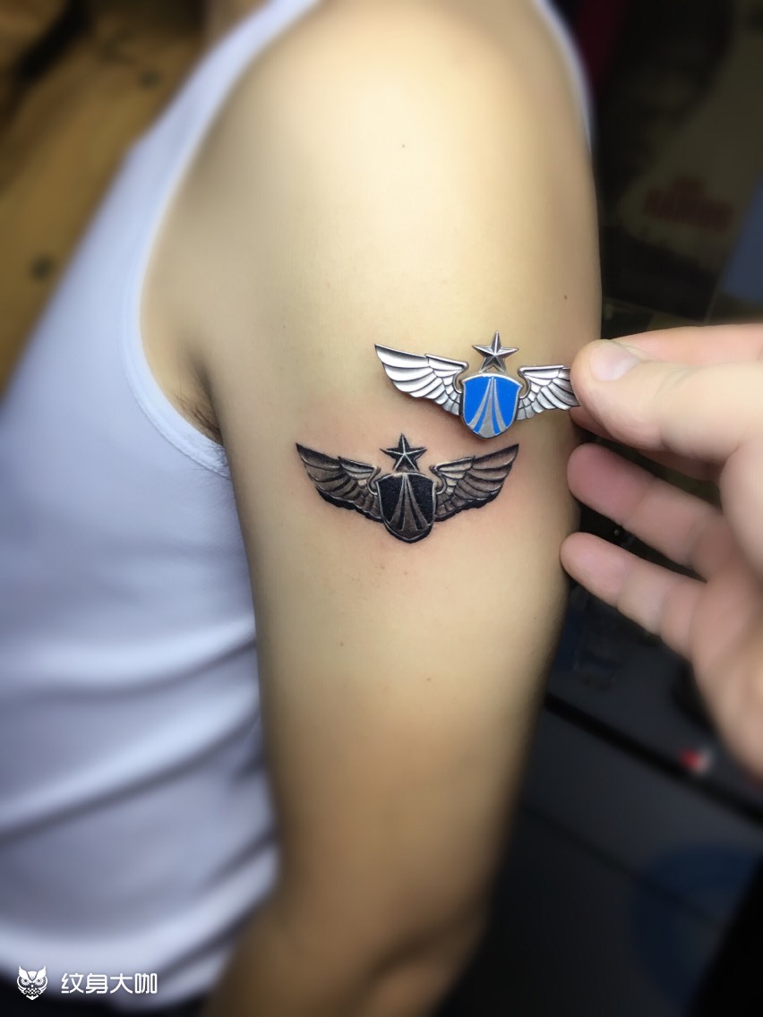 空军胸章顾客是位中国空军在役_纹身吧社区 - 纹身大咖