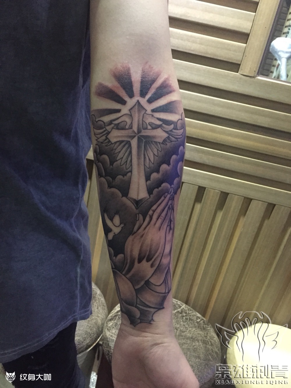 耶稣手 十字加_纹身图案手稿图片_刘伟的纹身作品集