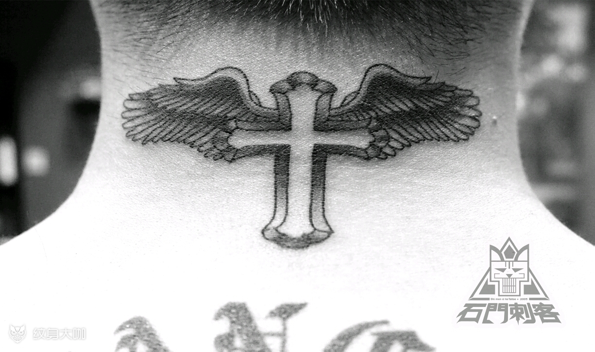 翅膀十字架_纹身图案手稿图片_予刺靑.主理人.雕予的纹身作品集