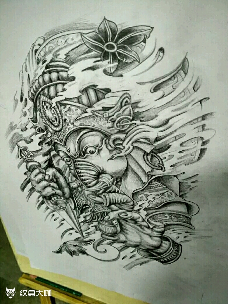满背象神纹身